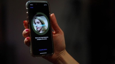 iPhone 16 Pro được đồn đoán sẽ có Face ID dưới màn hình