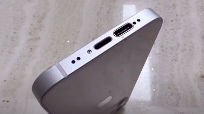 Xuất hiện mẫu iPhone cực độc đáo có cả 2 cổng lightning và USB-C