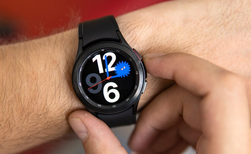 Di chuyển ra ngoài và khởi động lại đồng hồ để khắc phục lỗi GPS