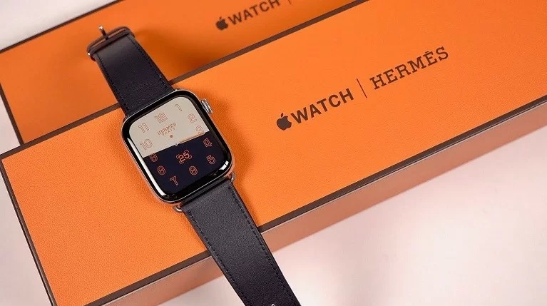 Apple Watch Series 5 Hermès GPS  Cellular Space Black Stainless Steel Case  with Noir Swift Leather Single Tour  Lâm Phong Store