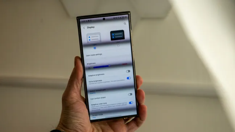 Samsung đã mang đến một cải tiến thầm lặng cho màn hình dòng Galaxy S24
