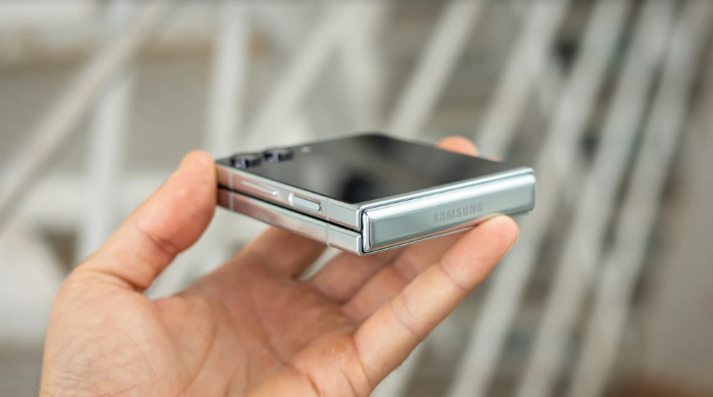 Đánh giá chi tiết Samsung Galaxy Z Flip5: Mẫu điện thoại nắp gập đáng sở hữu nhất hiện nay