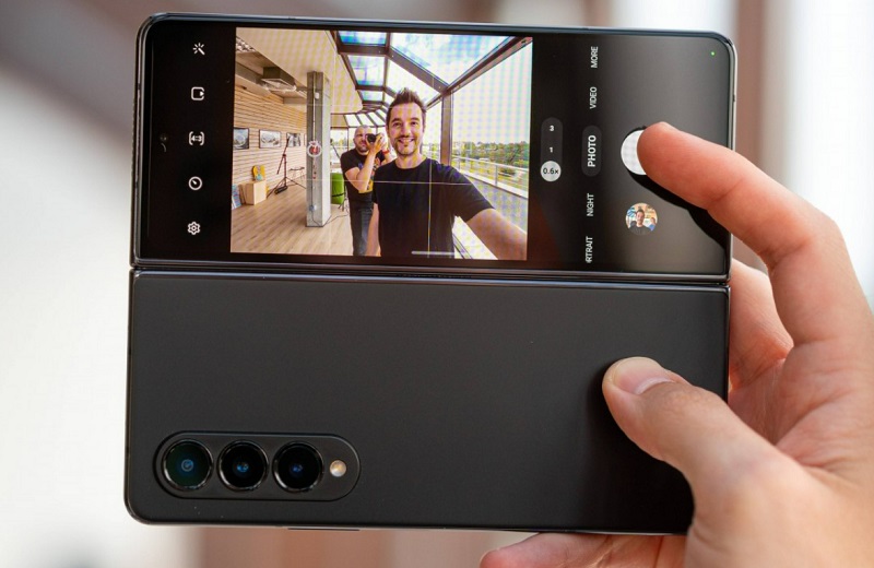 Galaxy Z Fold4 trang bị nhiều tính năng camera độc đáo, nâng cấp hơn so với tiền nhiệm