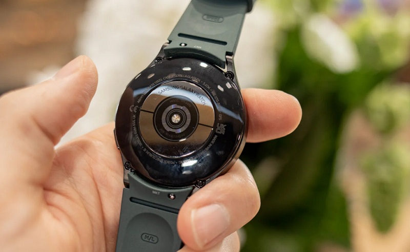 Samsung Galaxy Watch 4 BT 44mm (R870)-Hỗ trợ sạc không dây tiện lợi, thời gian sử dụng pin đến 36 tiếng