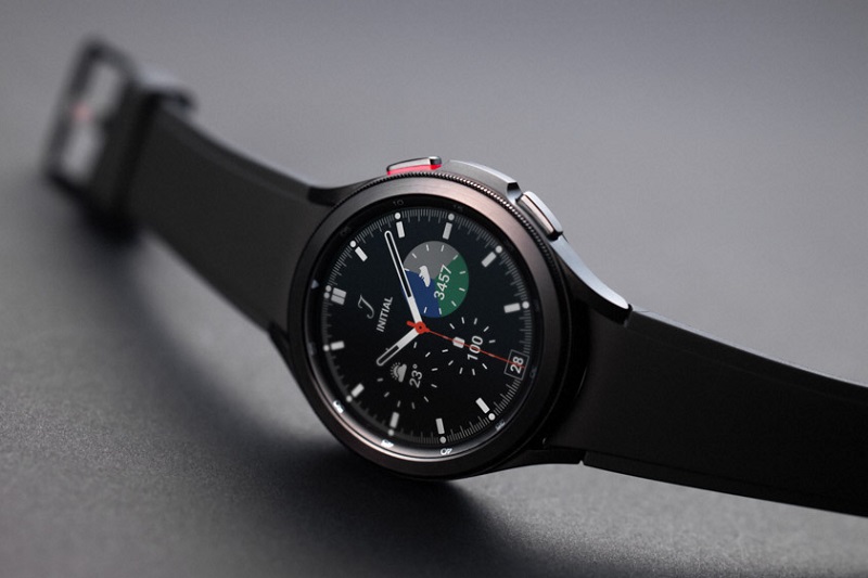 Samsung Galaxy Watch 4 Classic BT 46mm (R890)-Chịu lực tốt, màn hình Super AMOLED sắc nét
