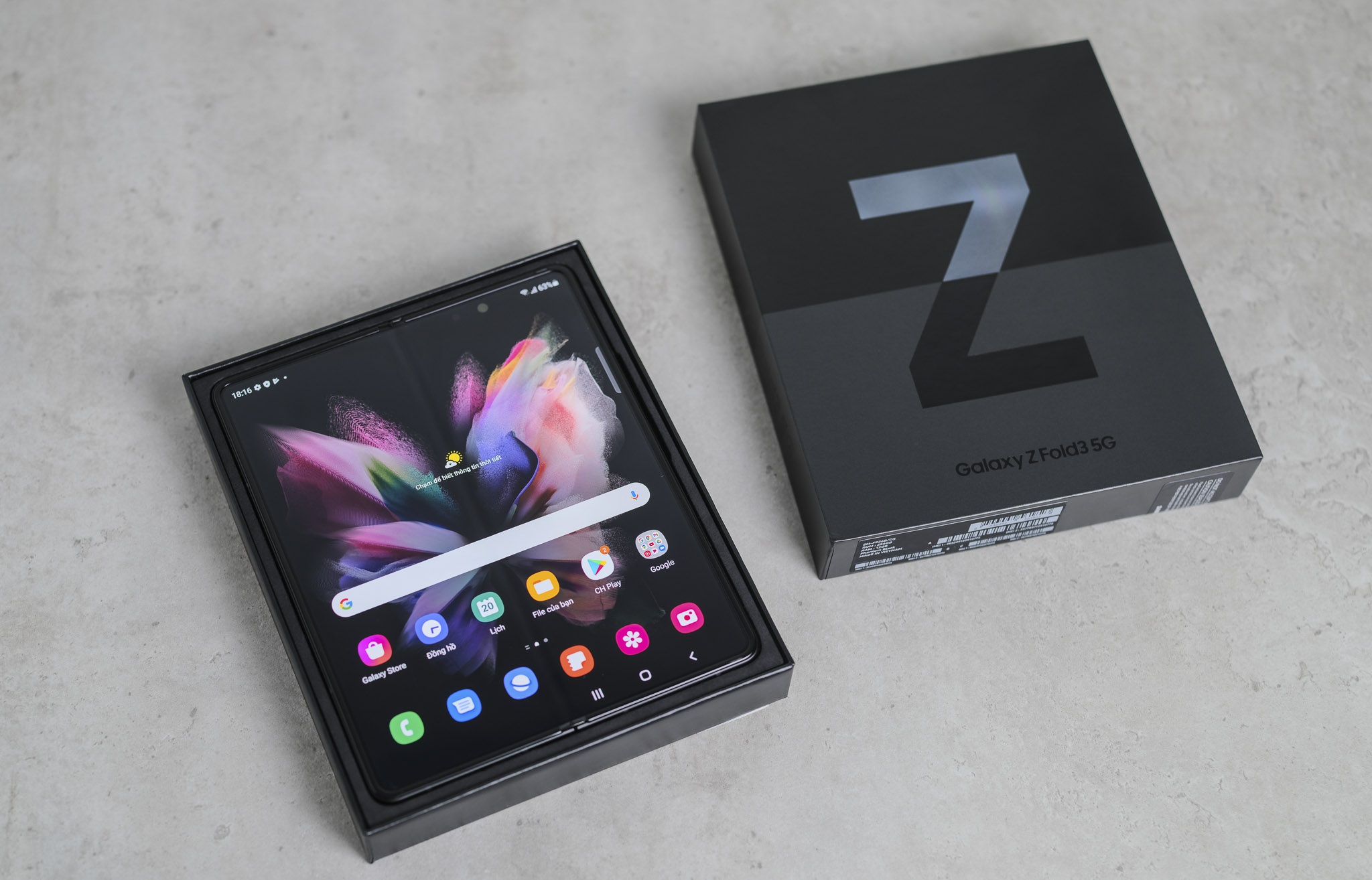 màn hình Z Fold 3