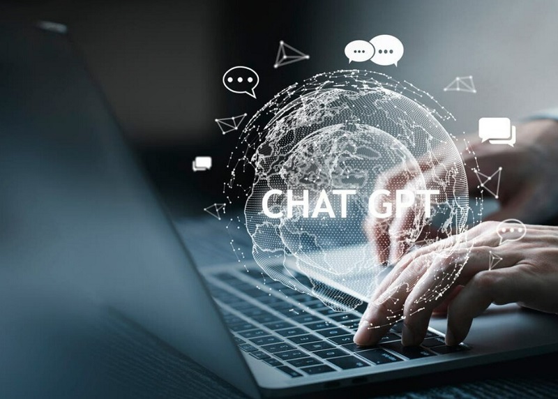 GPT-3 đã được đào tạo bằng cách kết hợp kỹ thuật Học có giám sát và kỹ thuật Học tăng cường thông qua phản hồi của con người (RLHF) trên Internet