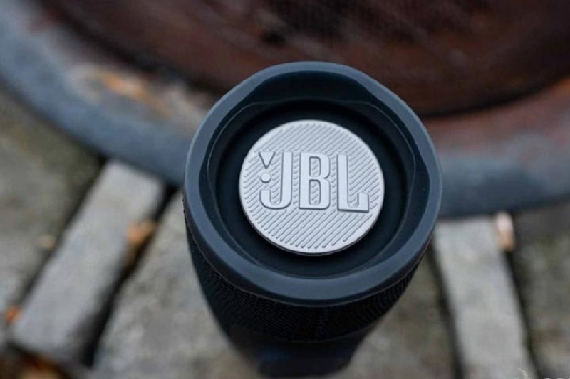 LOA JBL CHARGE 4-Thiết kế cứng cáp