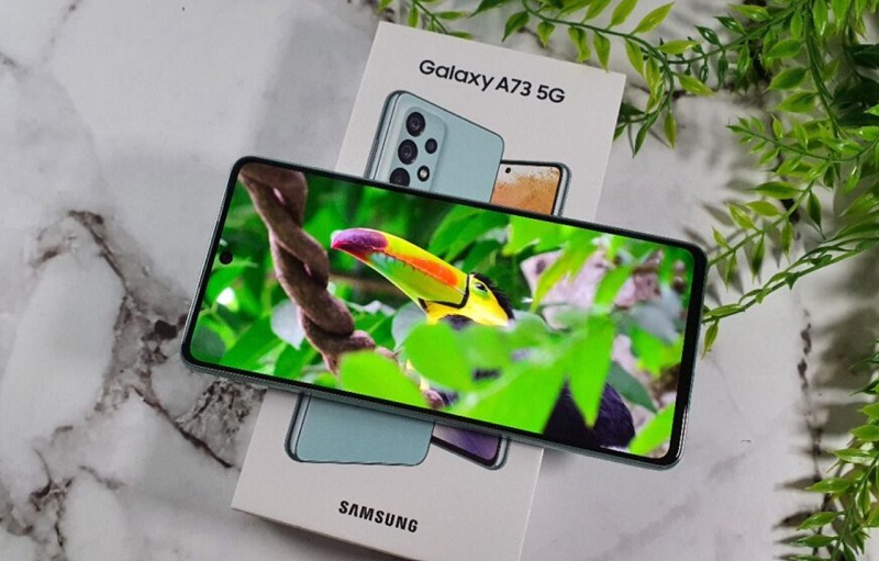 Samsung Galaxy A73 5G-Đạt chuẩn kháng bụi, kháng nước IP67