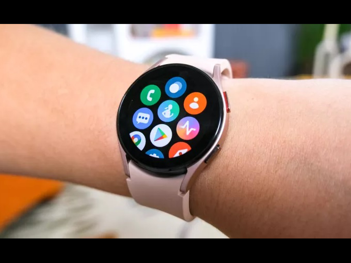 Samsung Galaxy Watch 4 LTE giao diện dễ sử dụng, nhiều ứng dụng có sẵn