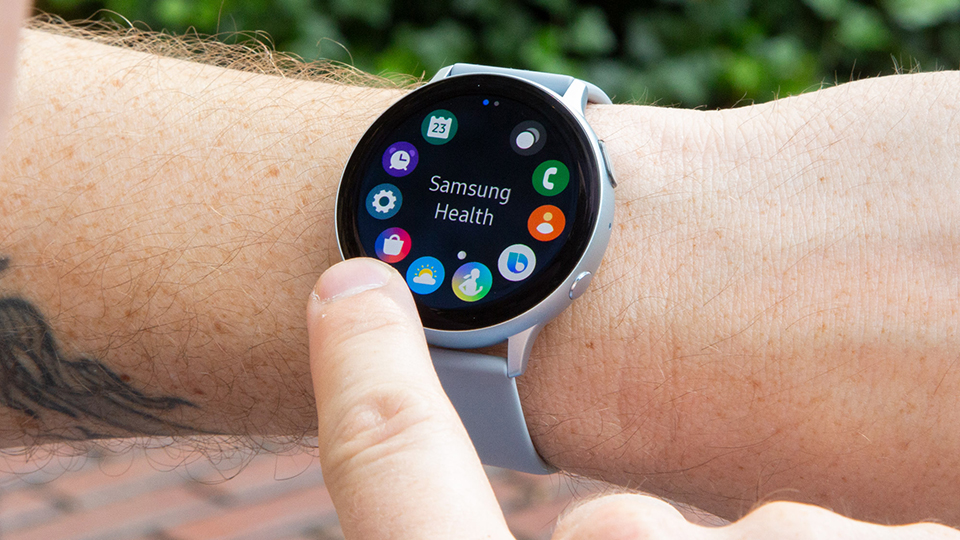 Samsung Galaxy Watch 4 LTE theo dõi mọi hoạt động, lên lịch rèn luyện cho người dùng
