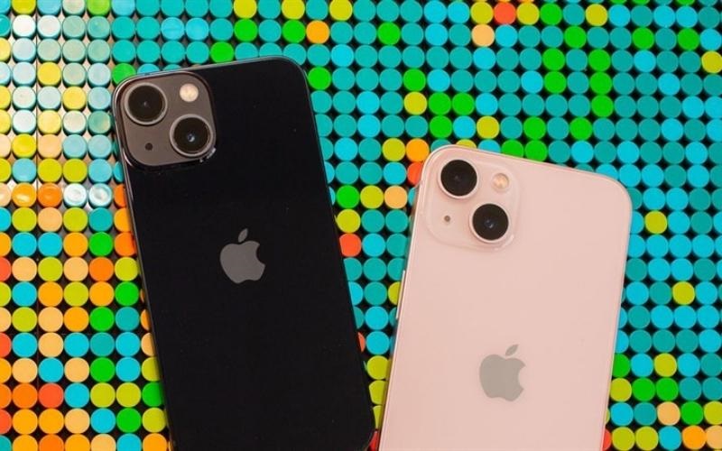 So sánh iPhone 12 Pro và iPhone 13 Mini - Thế hệ sau có sự cải tiến hoàn hảo hơn không?