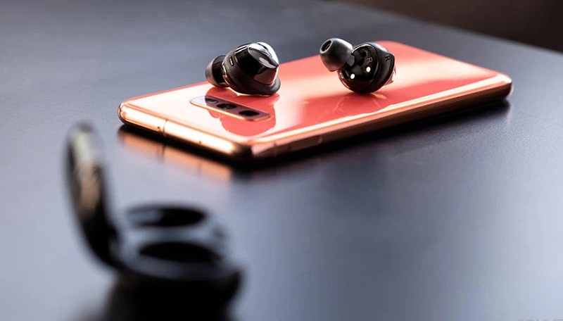 Tai nghe Samsung Galaxy Buds Pro (R190)-Kết nối tiện lợi với thiết bị Android và iOS qua phần mềm Galaxy Wearable