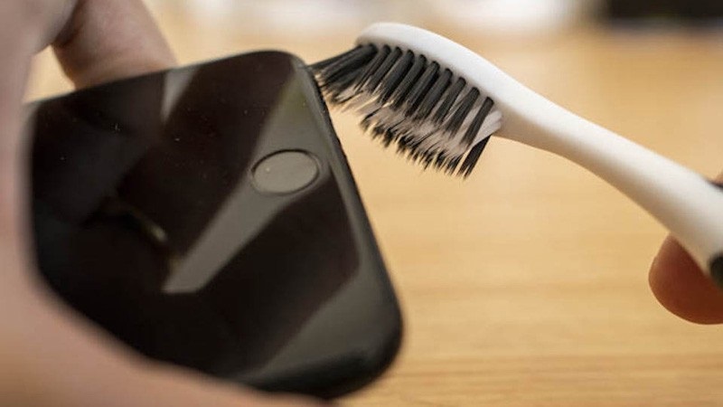 Top những cách vệ sinh loa iPhone đơn giản và hiệu quả nhất