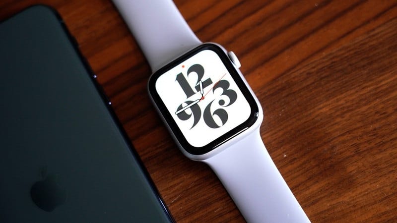 Apple Watch SE LTE 40mm có màn hình sắc nét