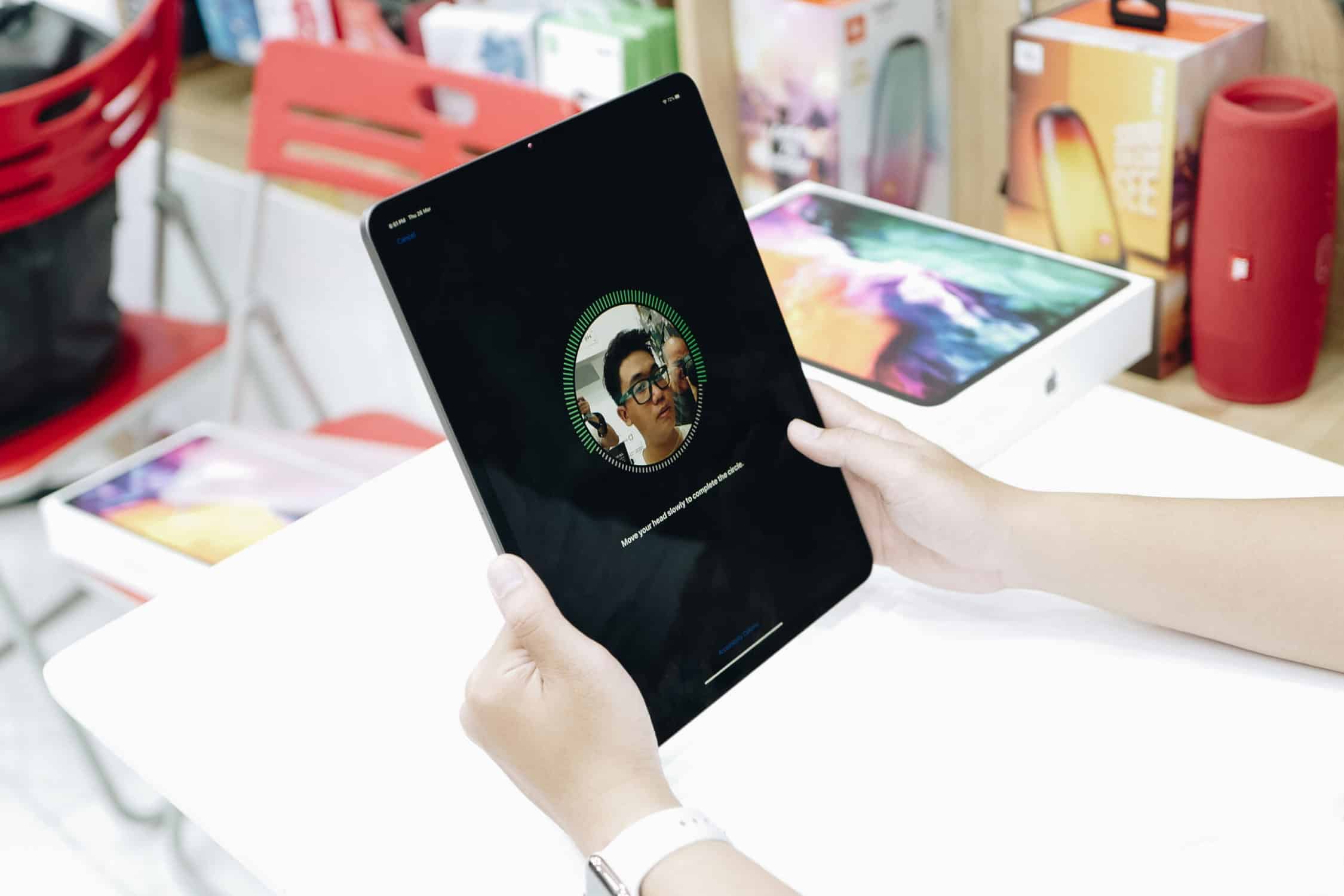 iPad Pro 11 2020 có tính năng mở khoá gương mặt tích hợp với camera trước